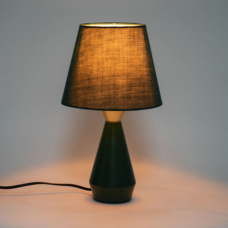 Retro Avrupa metal başucu lambası