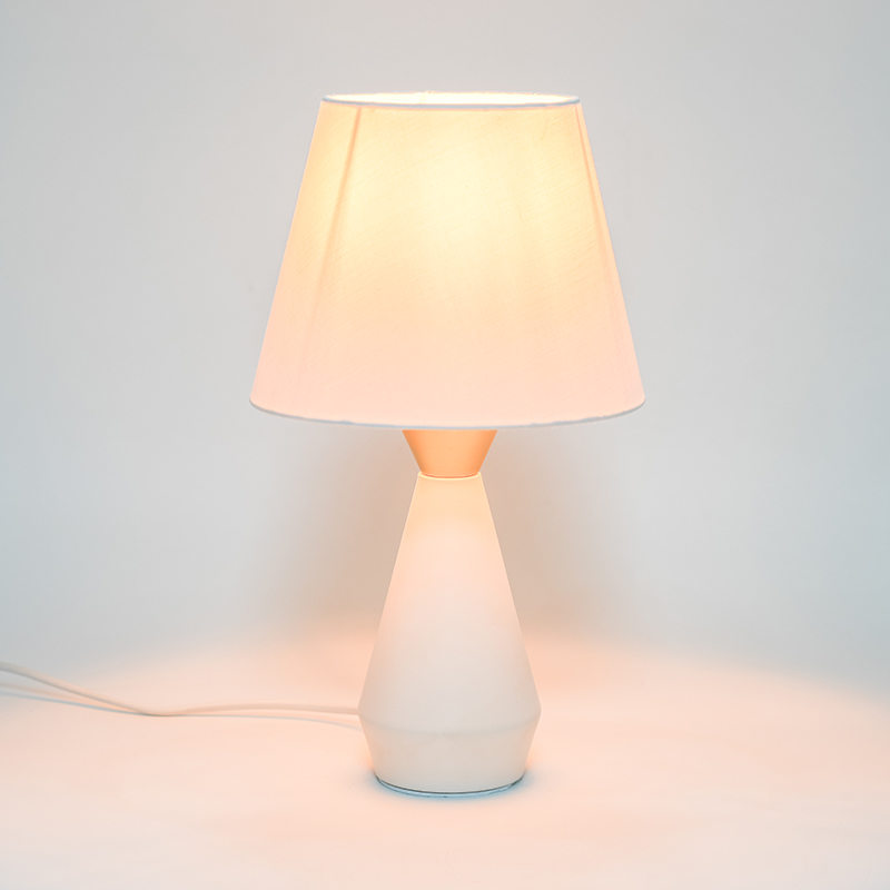 Retro Avrupa metal başucu lambası